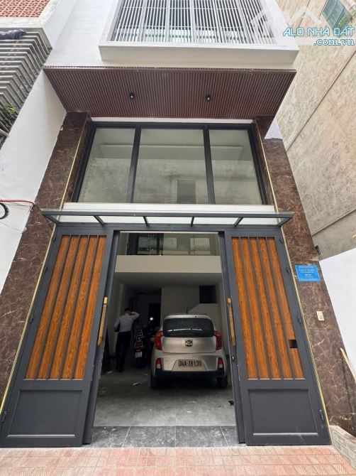 Minh Khai oto tránh nhà xây mới 7 tầng có thang máy , kd cực tốt . Vị trí đi lại thuận lợi