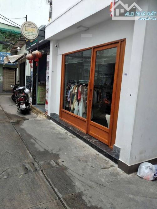 "VỊ TRÍ VÀNG KINH DOANH" - Nhà 3 Tầng Mặt Phố Cô Giang, Phú Nhuận - CHỈ 5.8 Tỷ!