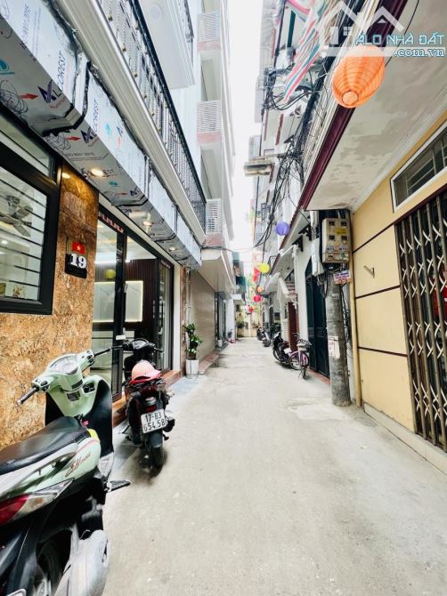 Gia đình cần bán gấp căn nhà mới đẹp tại phố Tam Trinh – thiết kế hiện đại,đủ công năng