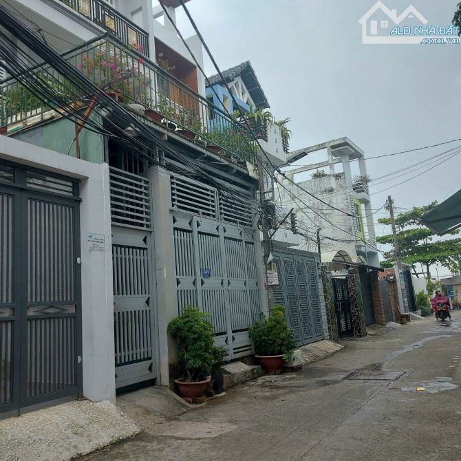 Dãy trọ hẻm thông 6 m Tân hưng Quận 7. Gần 200 m2 thổ cư, 12 tỷ.