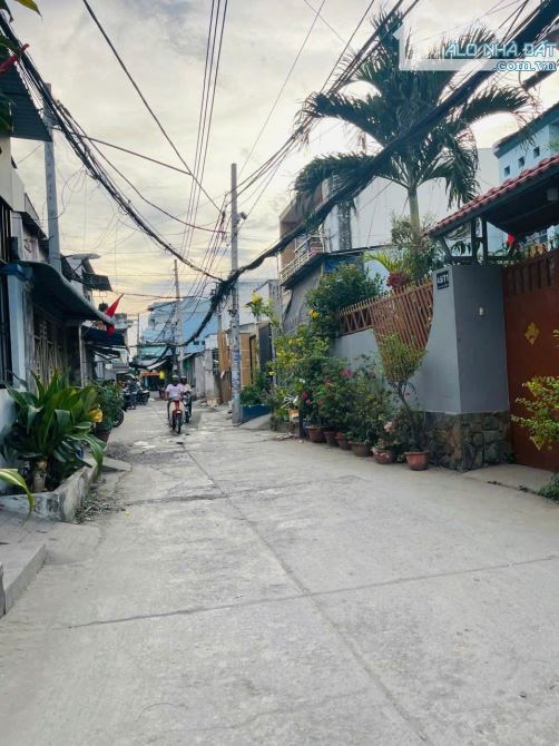 BÁN NHÀ HẺM XE HƠI 6M -SÁT ĐƯỜNG LỚN 16M-BÙI TƯ TOÀN KHU TÊN LỬA- -NGANG 5x 15m-CHỈ 4TY2