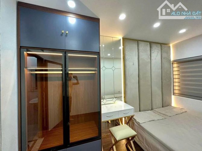 Bán nhà phố Nguyễn Lương Bằng, 26mx5 tầng, giá 5.9 tỉ, kinh doanh đa dạng