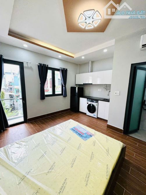 Bán căn hộ dịch vụ cao cấp đường Lạc Long Quân, P3, Q11