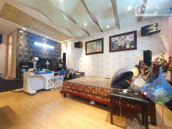 Bán nhà mặt phố ĐẠI MỖ, diện tích 108m, mặt tiền 6,8m giá 24 tỉ 2
