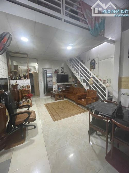 RẺ QUÁ CẢ NHÀ ƠI CHỈ 2 TỶ NHỈNH NHÀ GÁC LỬNG DUY NHẤT