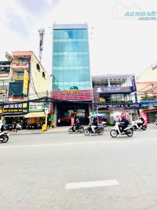 MT Nguyễn Gia Trí, P. 25, Bình Thạnh - CN: 172m2 (8.5mx20m) - trệt 3 lầu. HĐT: 180 triệu -