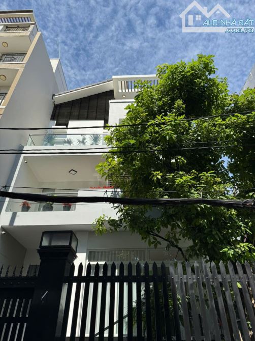 Bán khuôn đất đẹp dt: 8x20m--3 tầng đường Cửu Long , P2- Q.TB-- Khu sang giá 23,9 tỷ