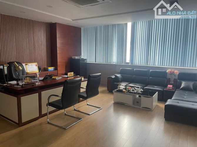 Bán gấp nhà mặt tiền Đặng Văn Bi, TP Thủ Đức: DT 6,5x30m; Hầm 5 Tầng thang máy. HĐT 150 Tr