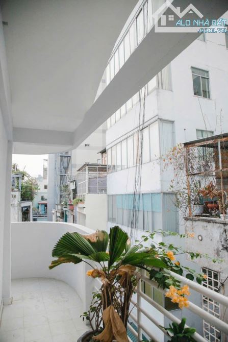 Villas Hẻm xe hơi Kỳ Đồng , P9, Quận 3, Ngang 8,2mx 12m, chủ kẹt tiền bán gấp