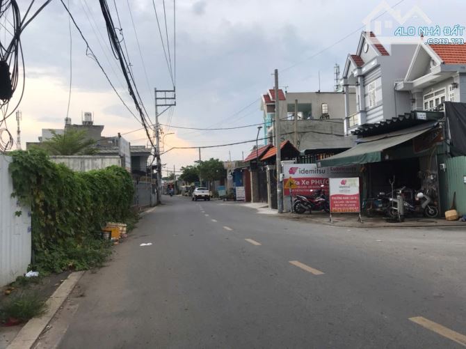 Nhỉnh 23tr/m2 Đất mặt tiền An Phú Đông. Vị trí đẹp gần QL1A giao thông thuận tiện. SHR ful