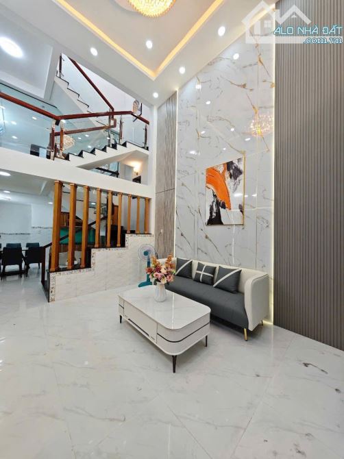 Siêu phẩm Nguyễn Phi Khanh - 13.6 TỶ - 80m² - 3 lầu - 6PN