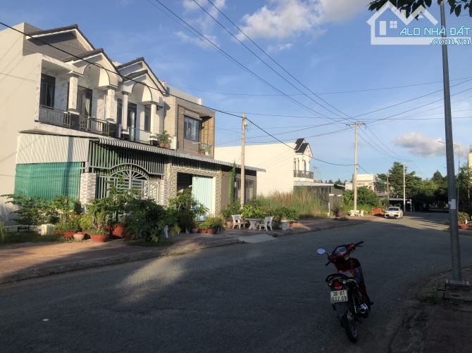 BÁN NỀN CÓ HẺM HÔNG 4M KDC P4 VỊ THANH HẬU GIANG