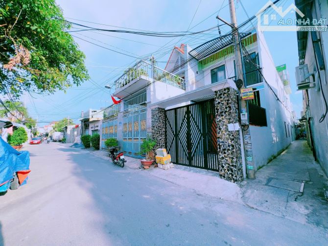 Bán nhà góc 2 mặt tiền Gần GX Long Bình Tp Biên Hoà -Giá 4tỉ8