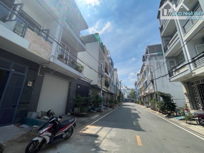 MẶT TIỀN ĐƯỜNG SỐ 57- KHU BÌNH PHÚ -DT: 4X16M - 4 TẦNG -9 TỶ 7