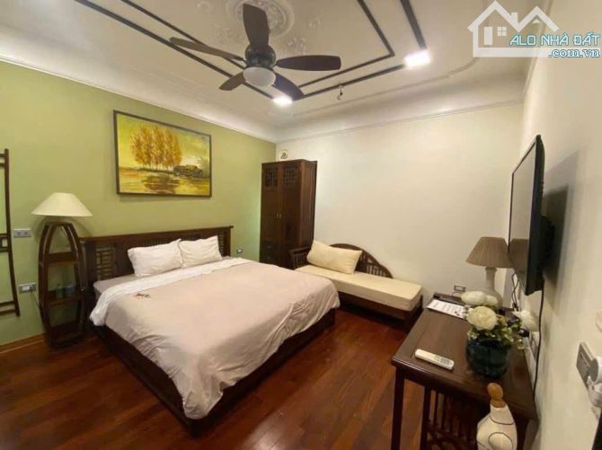 Mua đất Võ Chí Công tặng nhà 6 tầng thang máy, 50m - 11.x tỷ - ô tô chạy vòng quanh.