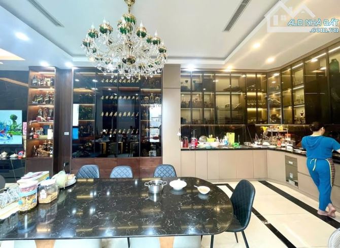 BÁN NHÀ PHÂN LÔ LÝ NAM ĐẾ HOÀN KIẾM - 75M 8T MT 13M - OTO ĐỖ CỬA LÔ GÓC 3 THOÁNG THANG MÁY