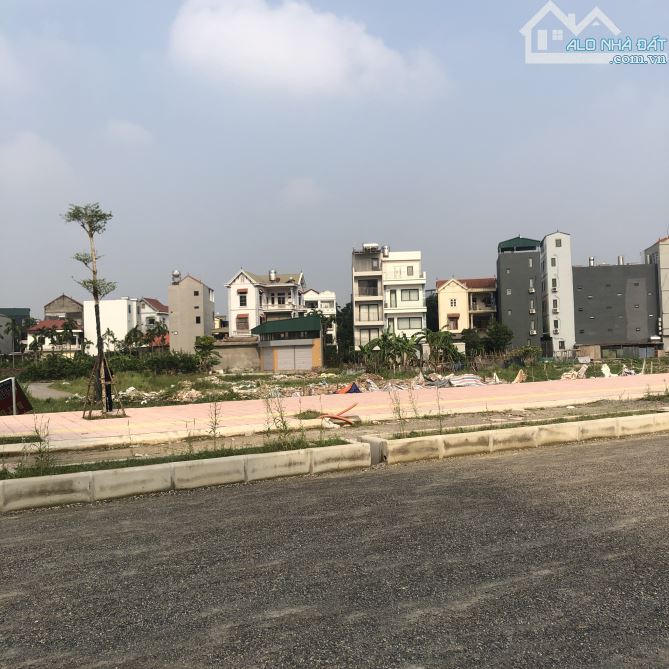 Bán Đất Mặt Vành Đai 3.5 Di Trạch Lô Góc 3 Mặt 75m2 Mặt Tiền 8m Giá Đầu Tư 288 Triệu 1m2