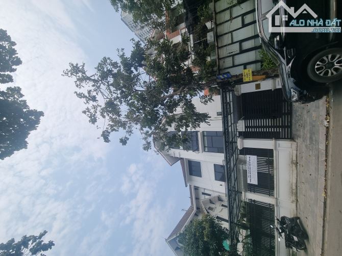 45 TỶ - BIỆT THỰ LINH ĐÀM 210M2 THANG MÁY VIEW HỒ