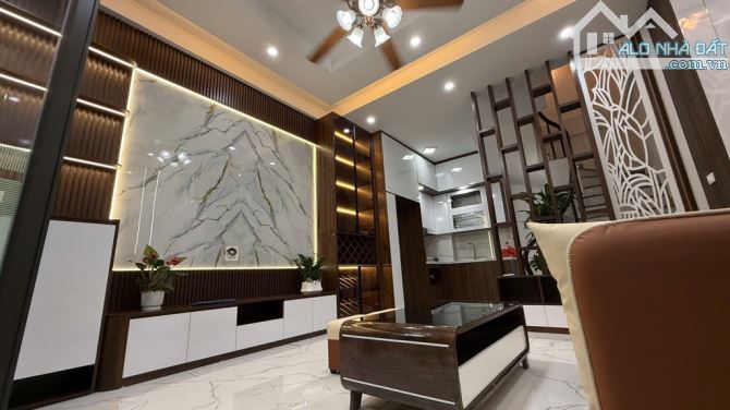 PHỐ TRƯƠNG ĐỊNH : 35M x 5 TẦNG X 4M MT, NGÕ Ô TÔ QUA NHÀ, GIÁ CHÀO 7,850 TỶ