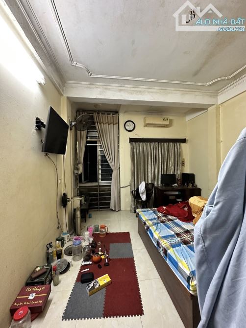 Cần bán gấp siêu phẩm phân lô Trần Quốc Hoàn 37m2 6T, ô tô tránh, dừng đỗ, ngõ thông kinh