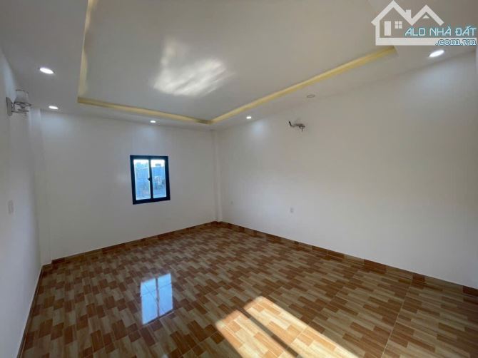 Bán nhà 3 tầng mới, Huỳnh Tấn Phát. 132m2 - Ngang 5m - xe hơi đậu trong nhà - Chỉ 7.x tỷ - 10