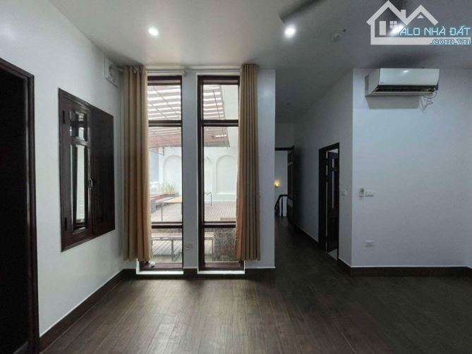 BIỆT THỰ CAO CẤP MỘ LAO HÀ ĐÔNG, LÔ GÓC, Ô TRÁNH VỈA HÈ, 157M2- 3 TẦNG- MT 22M- GIÁ 32 TỶ - 10