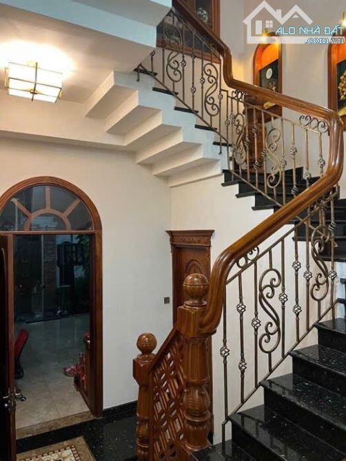 BIỆT THỰ ĐẲNG CẤP- NGANG BỀ THẾ 8M- FULL NỘI THẤT GỖ CAO CẤP NHẬP KHẨU - Đ. HUỲNH TẤN PHÁT - 11