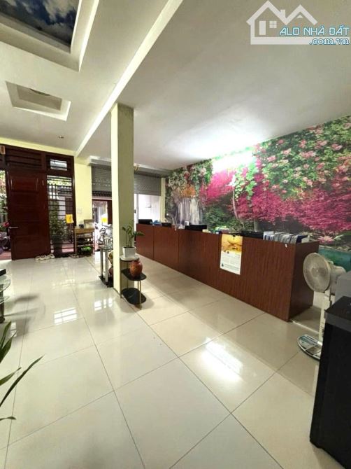 Bán Biệt thự 147m2 ở Phùng Khoang;Giá 31 tỷ;LH Phú Trần - 2