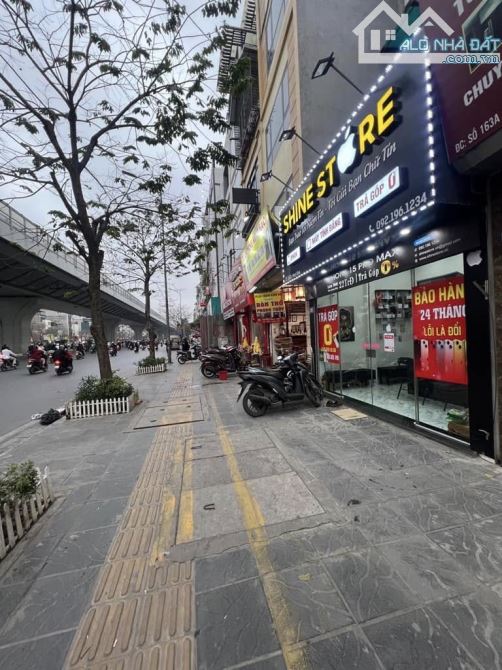 Bán nhà mặt phố Minh Khai - Vỉa hè rộng - kinh doanh sầm uất - 200m2 - MT 10m - 70 tỷ - 1