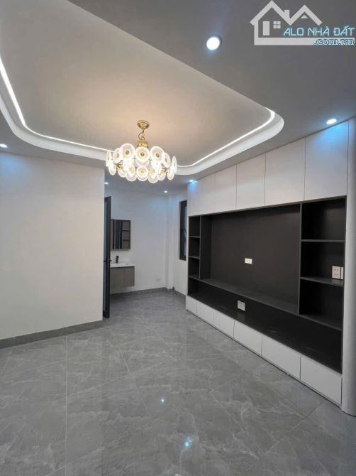 Bán Nhà Phố Yên Hoà-Lô Góc, Khu Vực Sầm Uất-Diện tích 34m, Mặt Tiền 5- Giá 9.2 Tỷ - 1
