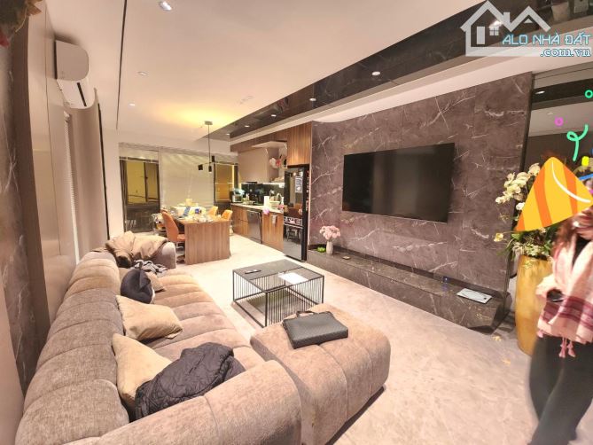 Bán nhà phố Trạm 50m2. 6 tầng thang máy lô góc giá tốt - 1
