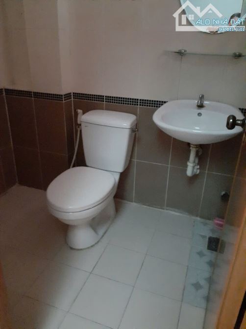 Giá 5 tỷ Nhà hẻm ôtô con Hoàng Diệu 2 60m2 (5x12) SHR khu dân trí ngay ĐH Ngân hàng - 1