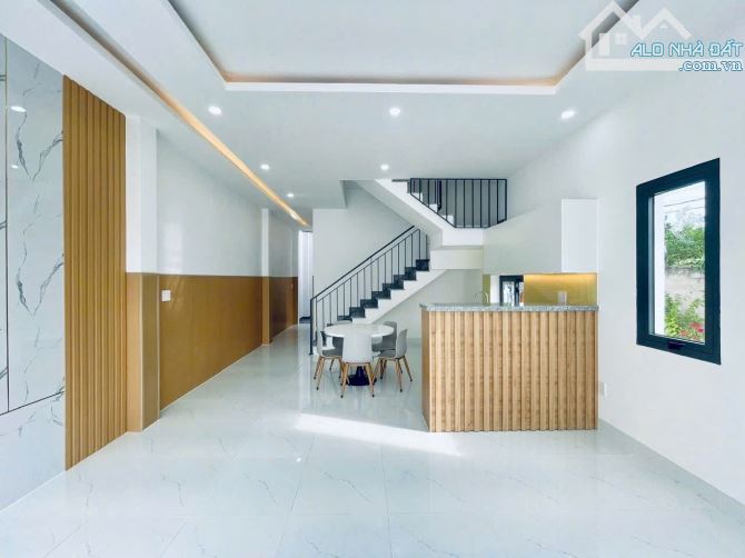 Nhà siêu hiện đại sổ riêng thổ cư đầy đủ nội thất, cách trục đường chính 50m - 1