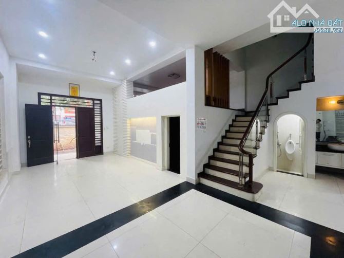Cho thuê biệt thự Mỹ Đình 2 200m2 4 tầng full nội thất giá 50 triệu - 1
