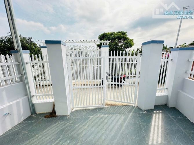 Cần bán căn nhà thị trấn đất đỏ 5x20 full thổ cư giá 1.15 tỷ - 1
