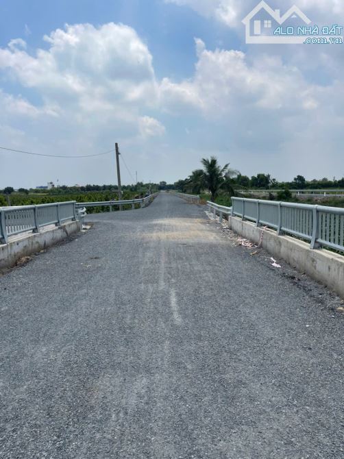 Cần bán 1208m2 mặt tiền kênh 11 vườn thơm giá 5,1 tỷ - 1