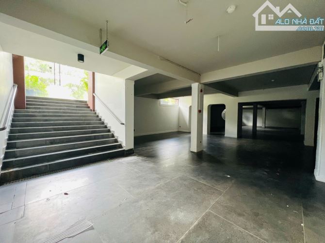 Chủ nhà cần bán gấp tòa Building 7 tầng Góc 2 mặt tiền Nguyễn Thị Minh Khai Quận 1 - 1