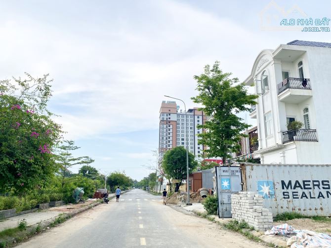 Siêu Phẩm , 2 Mặt Tiền Trước Sau View Kênh Đông Nam Thuỷ An - 1