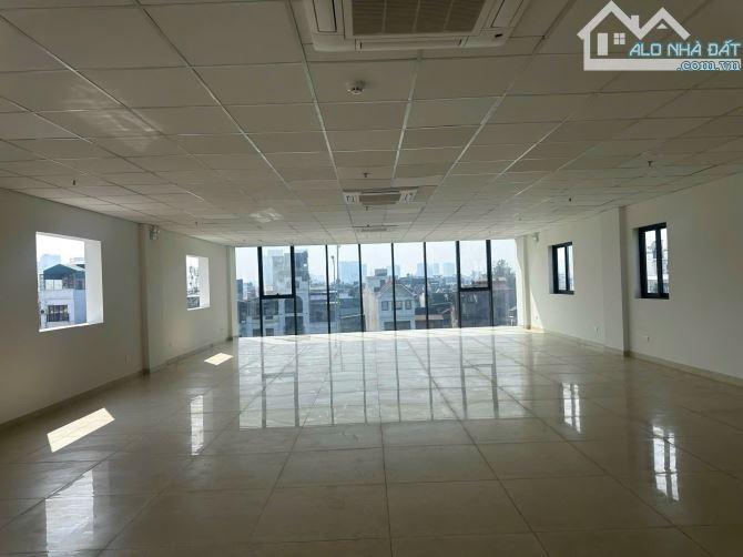 Cho thuê sàn văn phòng tầng 5-6 mặt phố Đại La, DT 200m2, MT 10m, Giá 35tr - 1