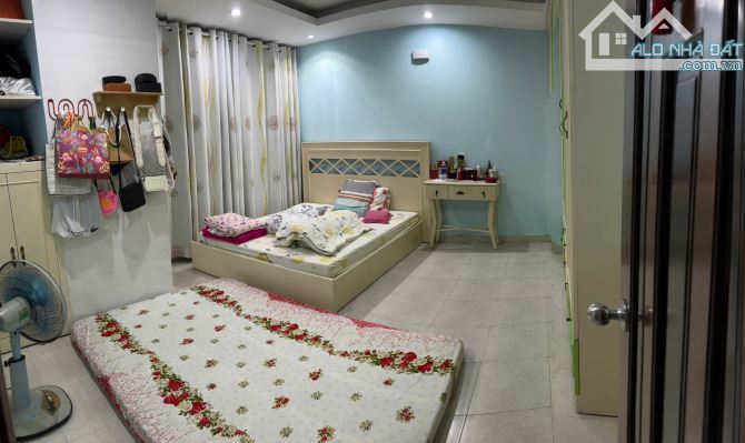 Bán căn Penthouse chung cư H2 đường Hoàng Diệu, Quận 4|199m2, 3PN| Hàng hiếm - 1