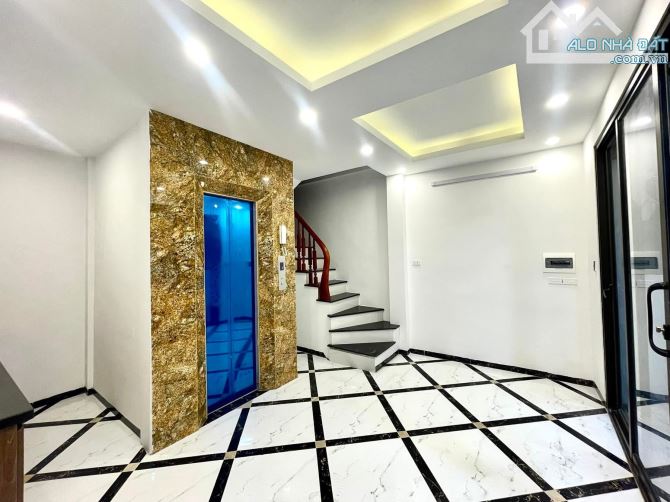 Chính chủ nhờ bán căn Thanh Nhàn 30m2 x 5 tầng x mt 4,5m thang máy giá hơn 7 tỷ . - 1