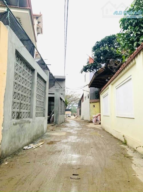 Cần bán 66,3m đất ở tại Phụng công Văn giang - 1
