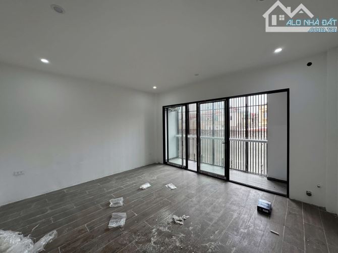 Minh Khai oto tránh nhà xây mới 7 tầng có thang máy , kd cực tốt . Vị trí đi lại thuận lợi - 1