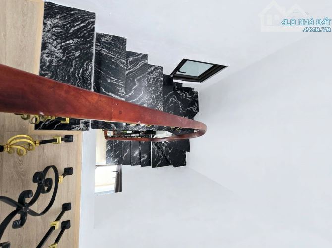 SIÊU PHẨM ĐẤT GẦN 40 MET CHỈ HƠN 5 TỶ CỰC HIẾM, NGAY ĐẦU NGÕ, XUÂN ĐỈNH - 1