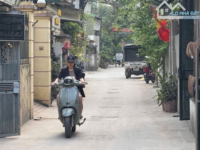 Nhà đường đôi Phú Thượng đối diện Ciputra ô tô trong nhà, dt 80m2, mt 7m, 8 tầng thang - 1
