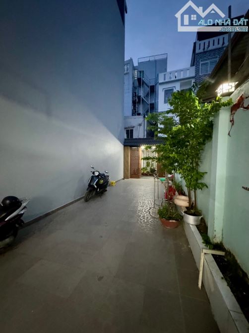SIÊU PHẨM 3 TẦNG HXH NGỦ TRONG NHÀ - GẦN CV LÀNG HOA - NỞ HẬU KHỦNG 8M - 124M2 -GIÁ 7.X TỶ - 1