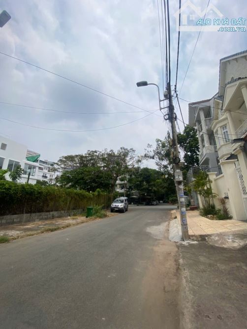 Bán gấp đất nở hậu biệt thự Nguyễn Văn Hưởng 10x20m.Giá 40 tỷ - 1