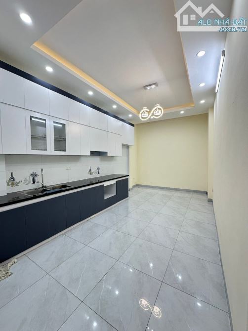 🔥LĨNH NAM - NHỈNH 8 TỶ RƯỠI - NHÀ ĐẸP 6 NGỦ – 2 THOÁNG – CÁCH MẶT PHỐ 50M - 1