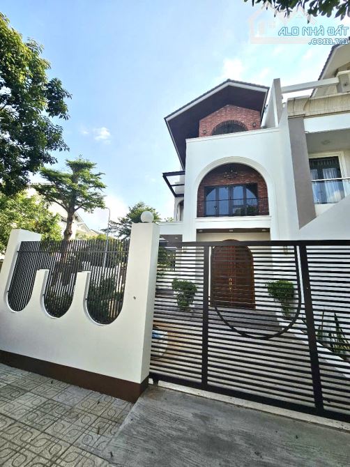 Biệt thự Khang Điền góc 2MT mới xây gần công viên - 1