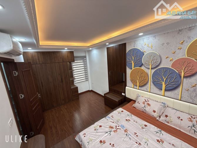 Bán nhà đường Cầu Giấy - Sổ 34m2 - 6 tầng - giá 8 tỷ - MT 4m - ngõ 3 gác chạy vù vù. - 1